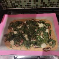 Pizza/focaccia con base di lenticchie rosse