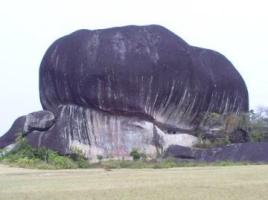 The colossal Pedra Pintada, emblem of the ancient Amazonian civilization