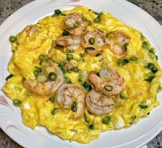 Scrambled Eggs with Shrimp (滑蛋蝦球)