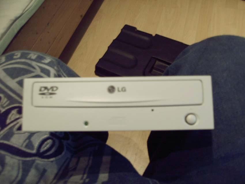 Modding an LG GDR 8163B drive for the Xbox (part 1)