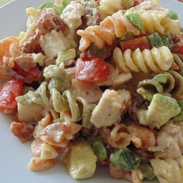 CHICKEN CLUB PASTA SALAD