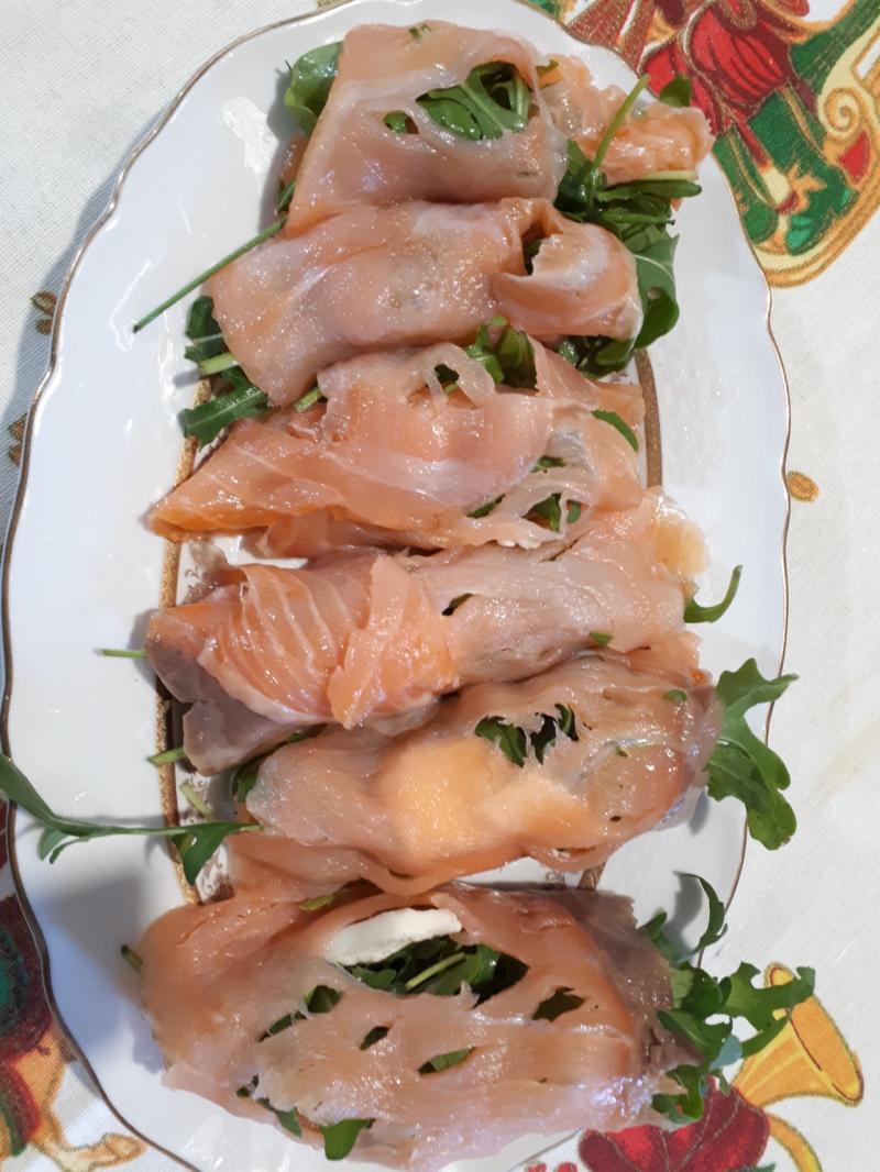 INVOLTINI DI SALMONE AFFUMICATO