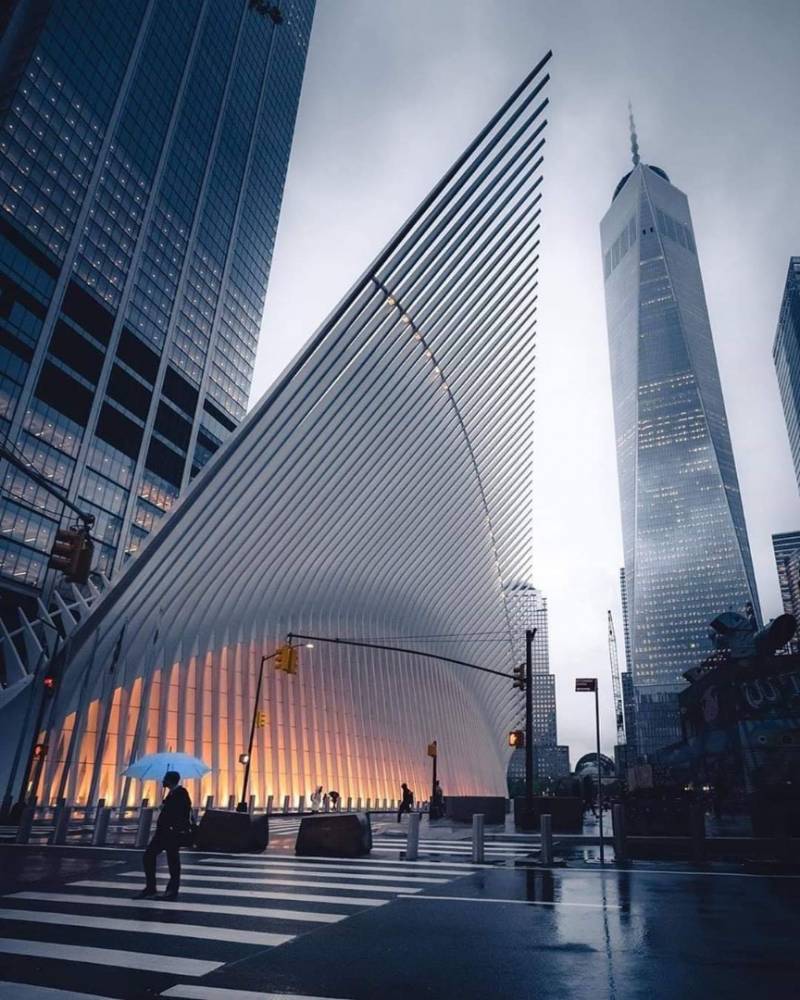 Santiago Calatrava's Oculus at the World Trade Center Transportation Hub in New York. <br>Photo 