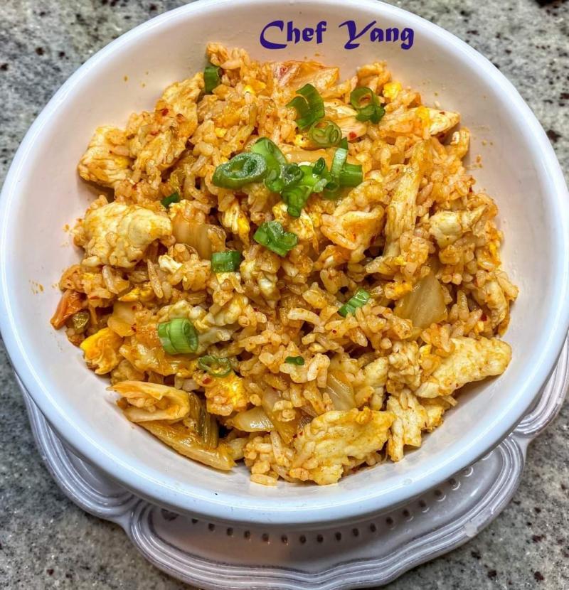 Korean Kimchi-Bokkeumbap (Chicken Kimchi Fried Rice)