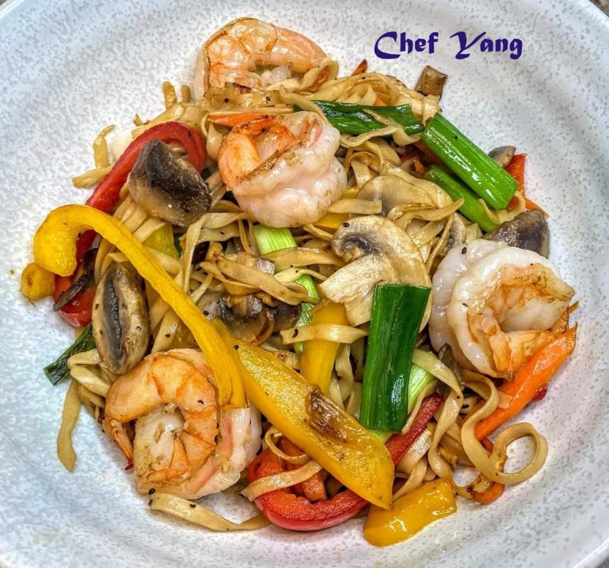 Shrimp with Noodles 蝦球炒麵