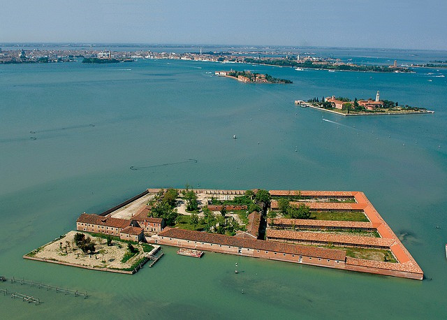 The island of Lazzaretto Nuovo in Venice (Italy) shows traces of mass graves dating back to the Plag