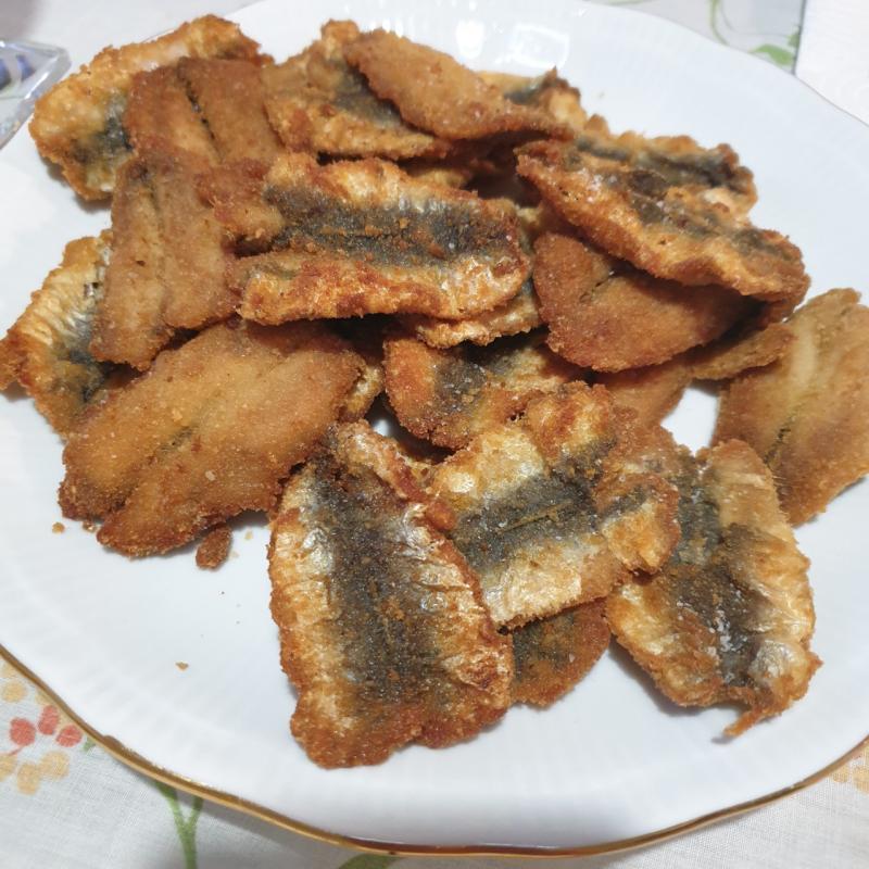 Sardine delicate insemolate e fritte