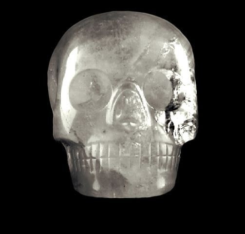 The Max skull in white quartz, exhibited at the Smithsonian Museum in Washington.