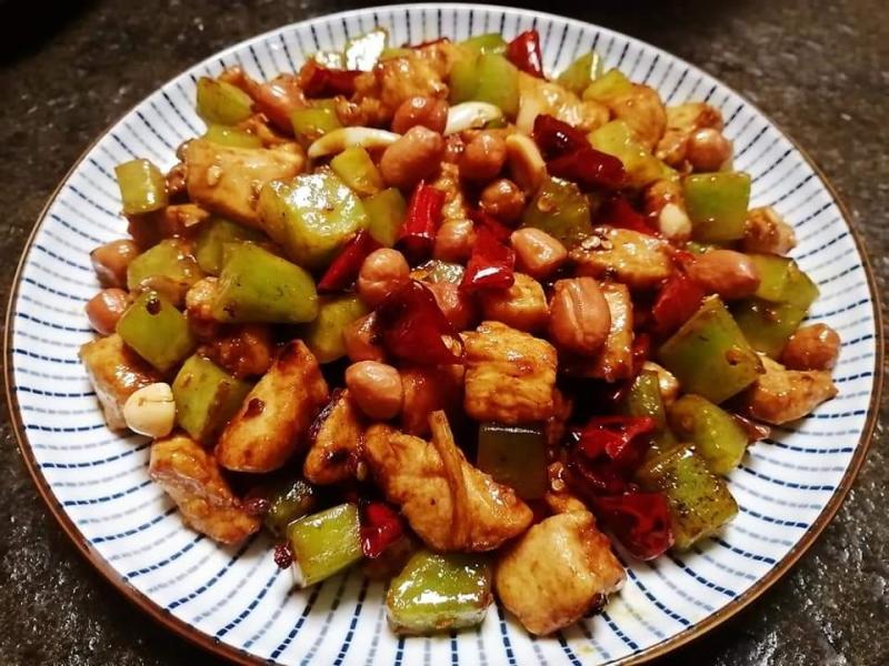 Kung Pao Chicken(宫保鸡丁), the typical Sichuan dish