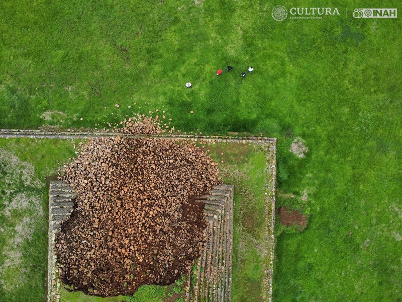 Aerial view of the partially collapsed pyramid in Michoacán.