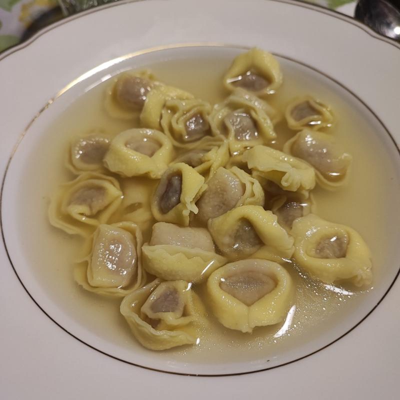 Tortellini in brodo