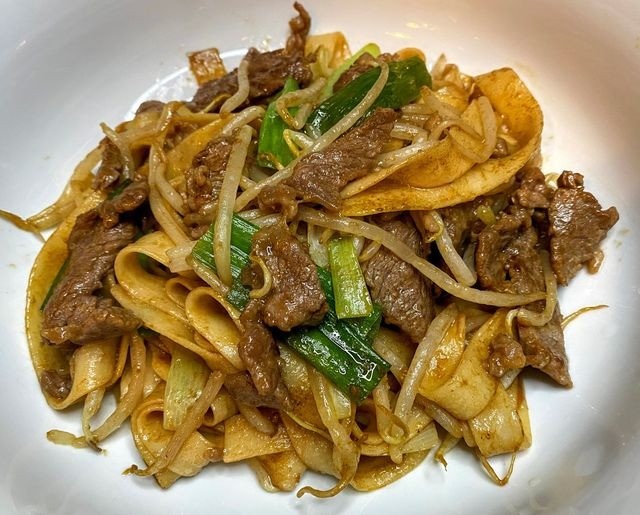 Homemade Beef Chow Fun 干炒牛河