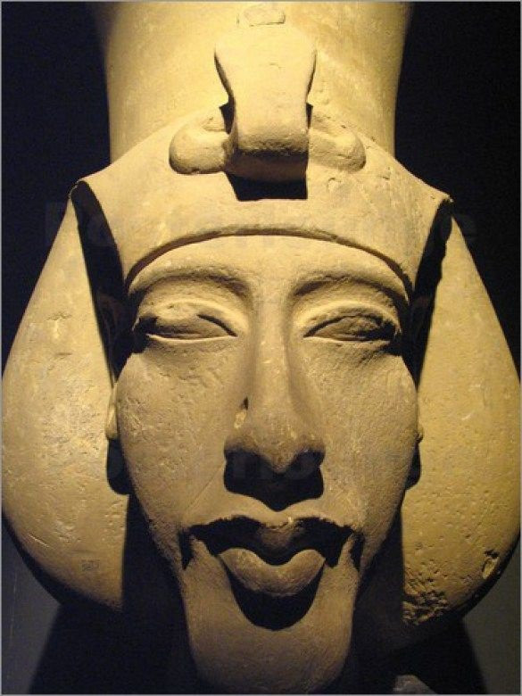 During his reign, Akhenaten's face became increasingly deformed, taking on an alien appearance. Acco