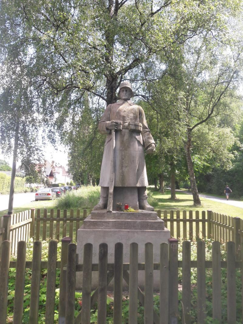 Statue of a German soldier