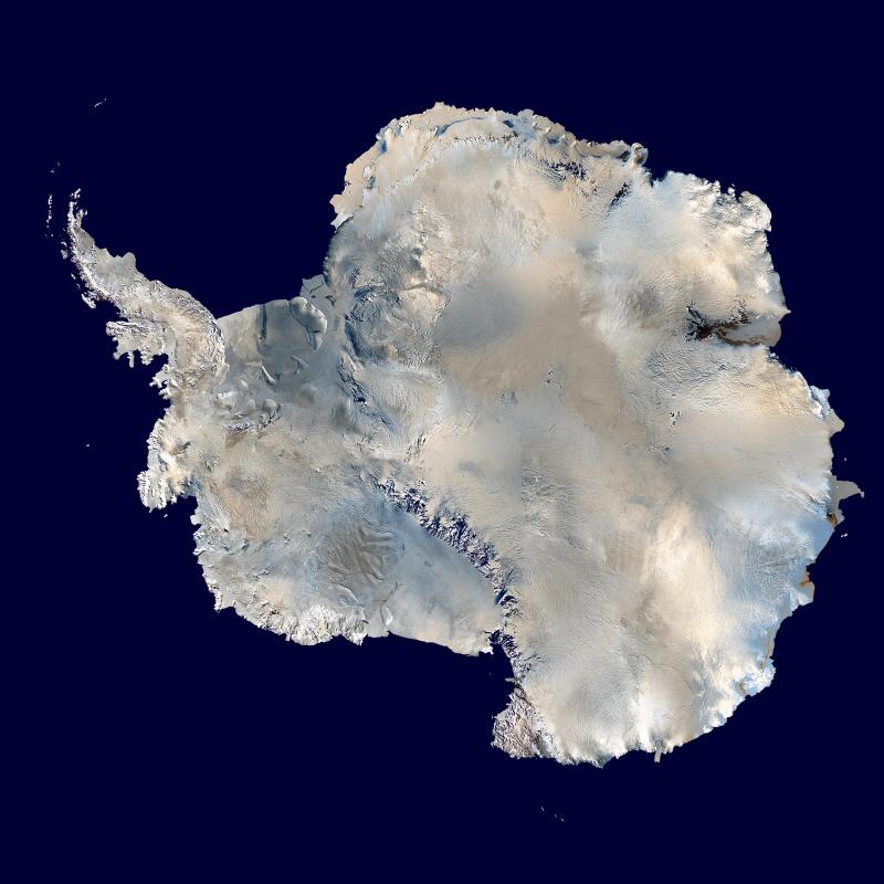 Satellite image of Antarctica: although similar, there are big differences in the shape of the Palme