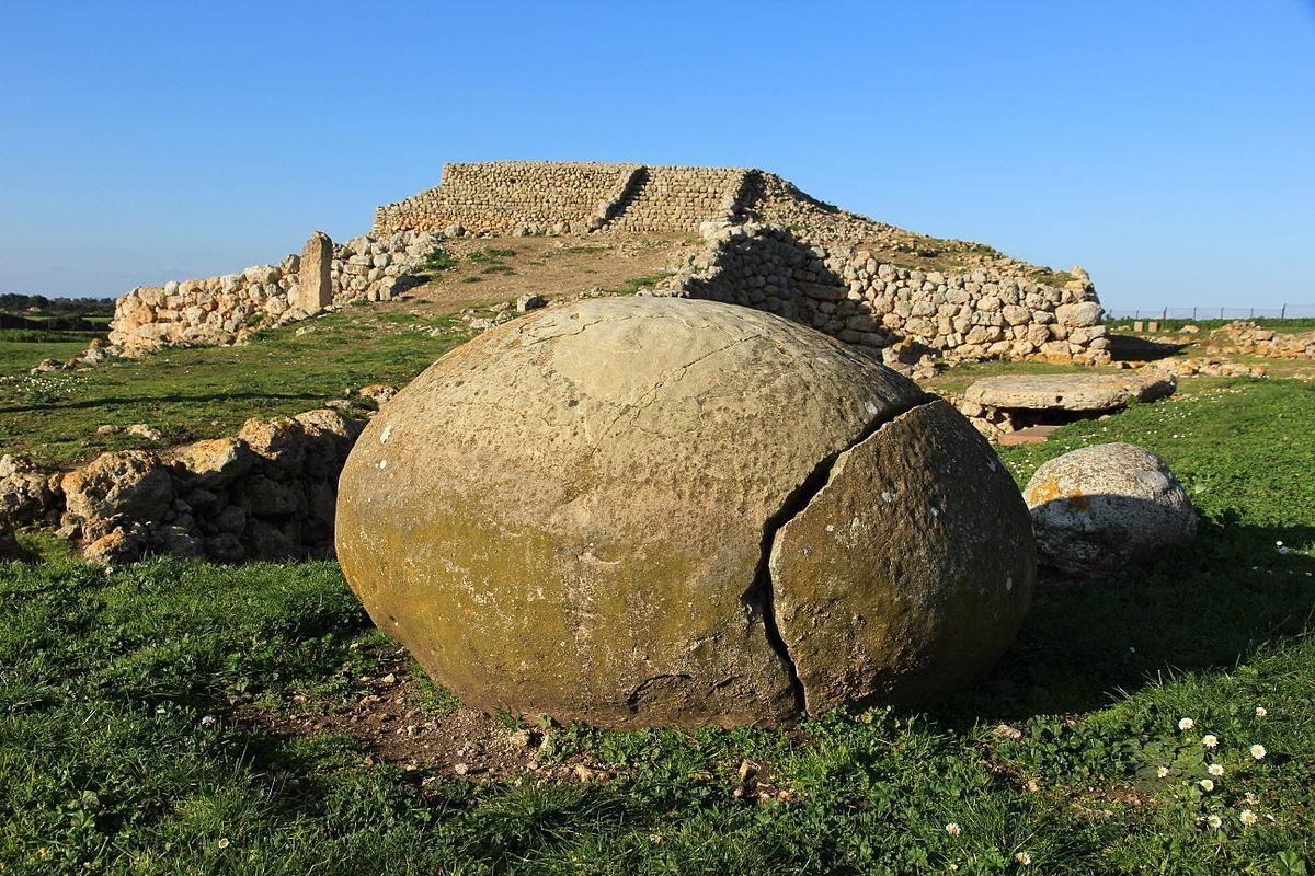 Incredibly, in Sardinia, near the megalithic structure of Monte Accodi, a sphere the size of the Cos