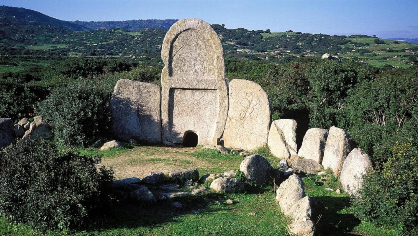 The Giants' Tomb, S'ena 'e thomes in the Sardinian language, one of the most typical images of megal