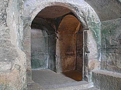 According to scholars, this antechamber is the Oracle room. You can see the three closed arches.