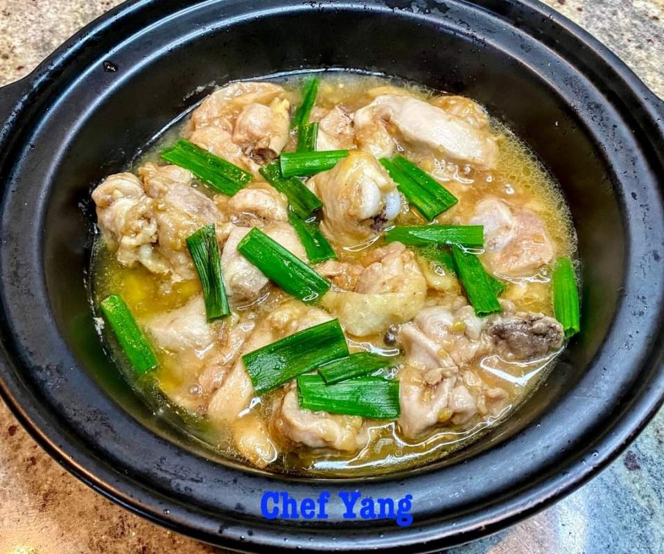 Ginger Chicken in Claypot