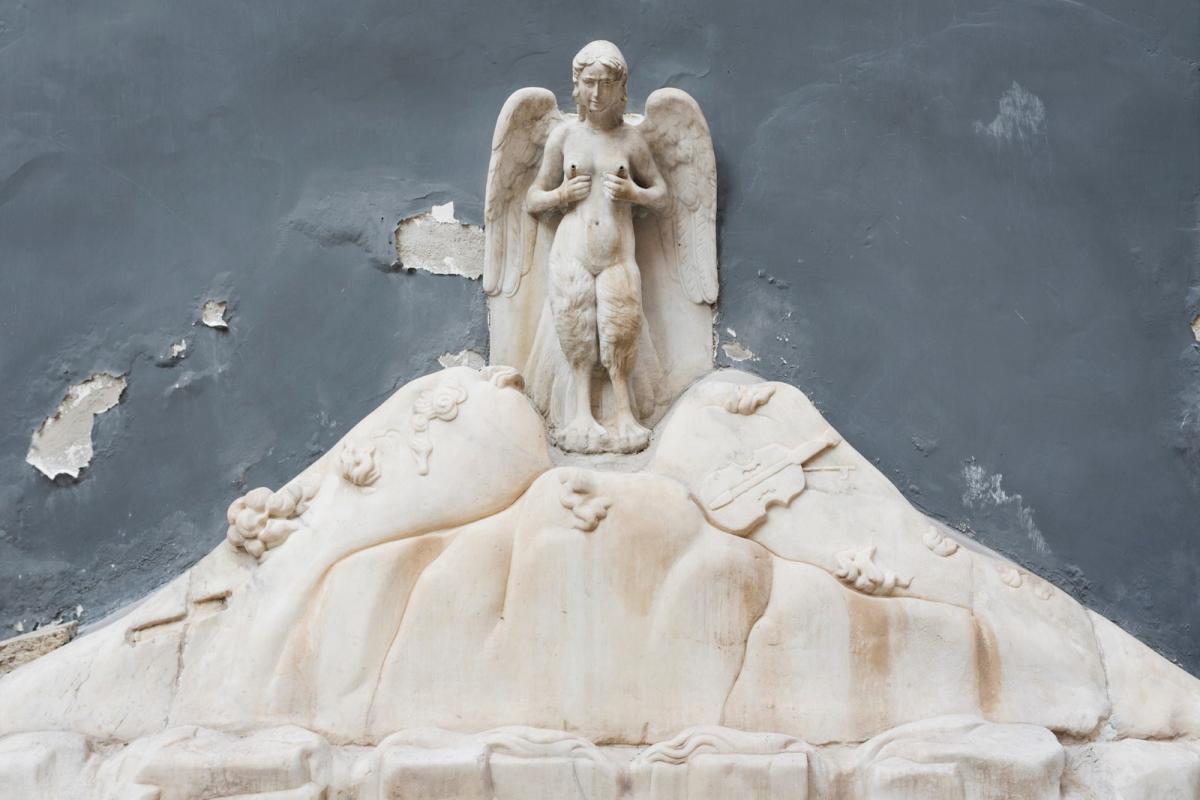 Partenope is the mermaid symbol of the city of Naples and boasts a truly particular mythology: origi