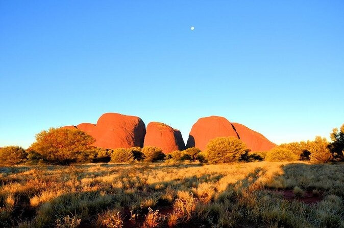 The Olgas Mountains, or rather the Kata Tjuta: 25 km away from Uluru, it is the same incredible mono