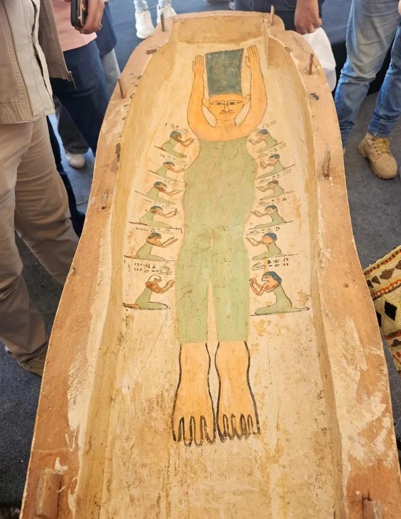 Marge Simpson on a 3,000-year-old Egyptian sarcophagus