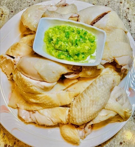 Homemade White Cut Chicken with Ginger Sauce (白切雞)