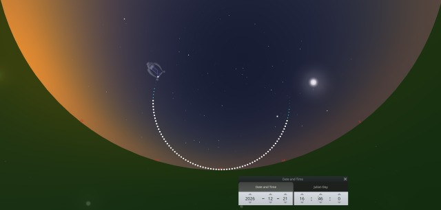 Path of Vega on Winter Solstice at 10-minute intervals. Appears at dusk, kisses horizon at True Nort