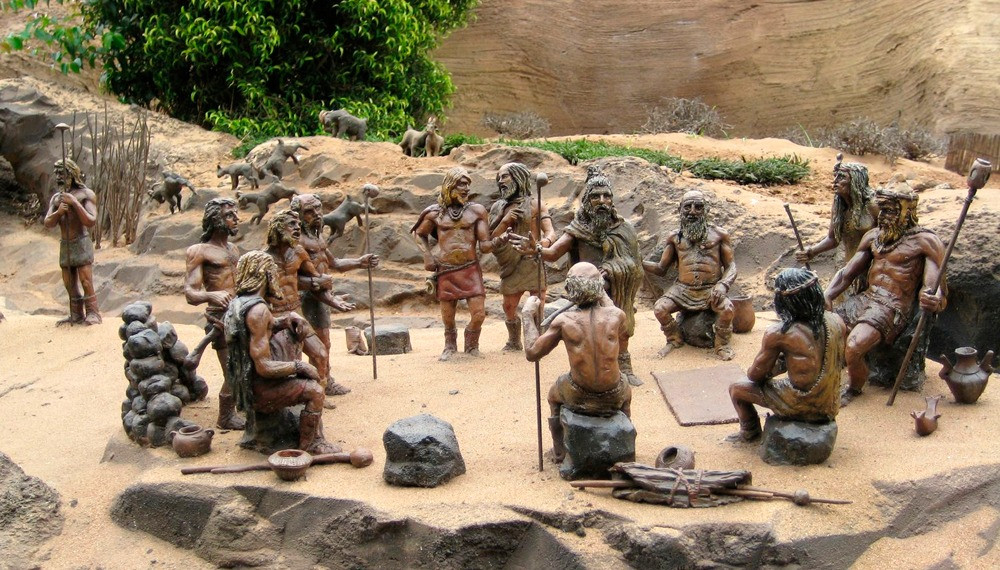 A reconstructive diorama of the caves inhabited by the Guanches, in this case Pueblo Chico, in Tener