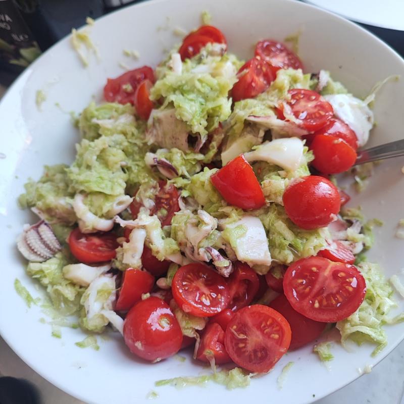 Insalata di seppia zucchina e pomodoro