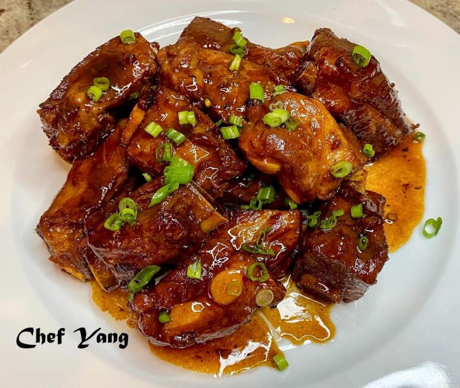 Braised Pork Ribs 紅燒排骨