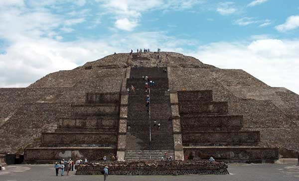 Teotihuacán – Pyramid of the Sun, Pyramid of the Moon