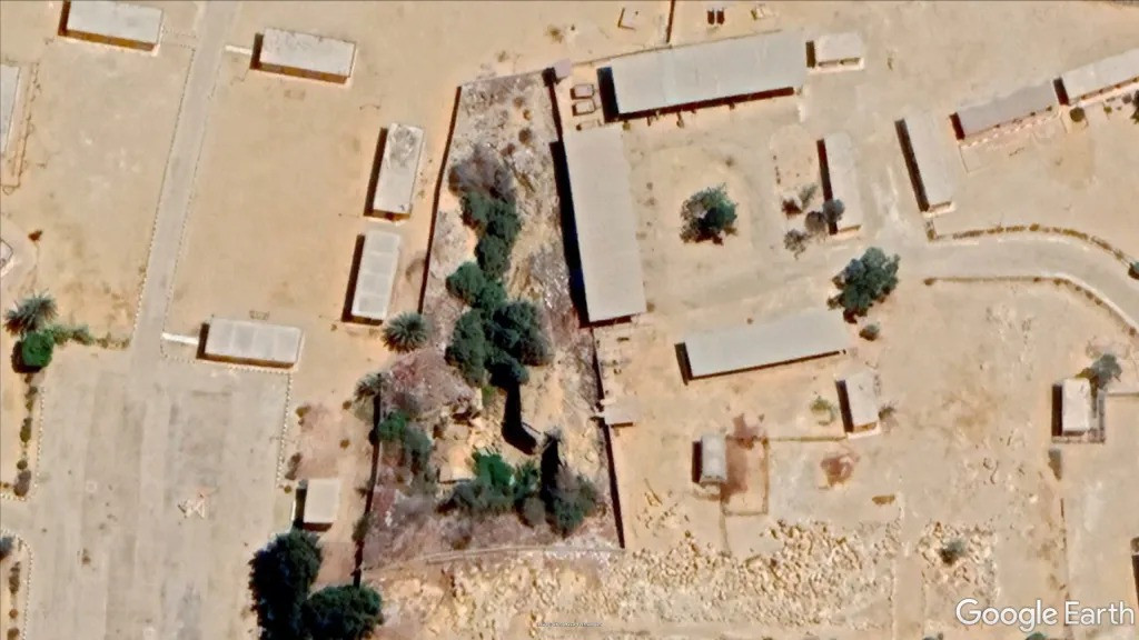 Google Earth view of the unfinished pyramid of Zawyet el-Aryan