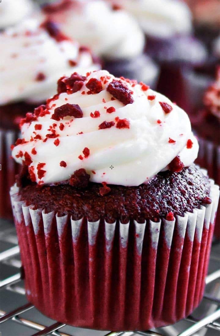 Red Velvet Cupcakes with Cream Cheese Icing